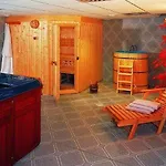 With 2 And Kitchen Kubu Apartmán
