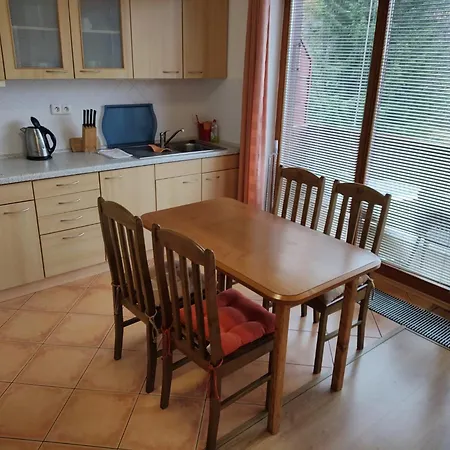 With 2 And Kitchen Kubu Lägenhet